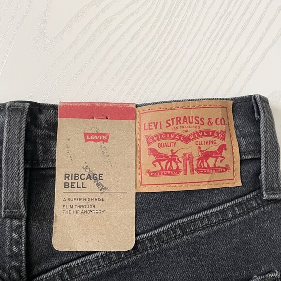 Levi's Women's Ribcage Bell Jeans 27x32 Black Super High Rise Flare Denim Slim - Picture 8 of 9